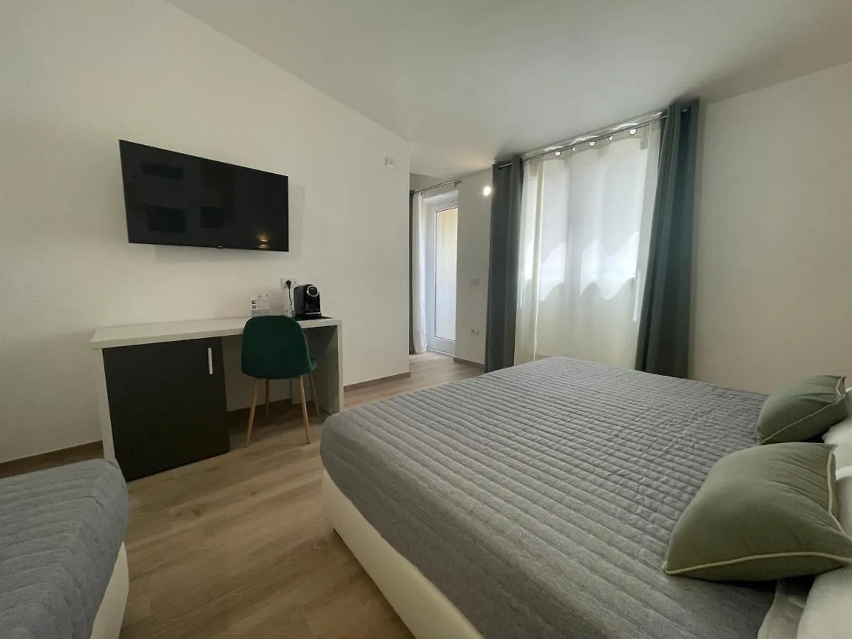 Admayora Guest House ヴィッラシミーウス 0*,