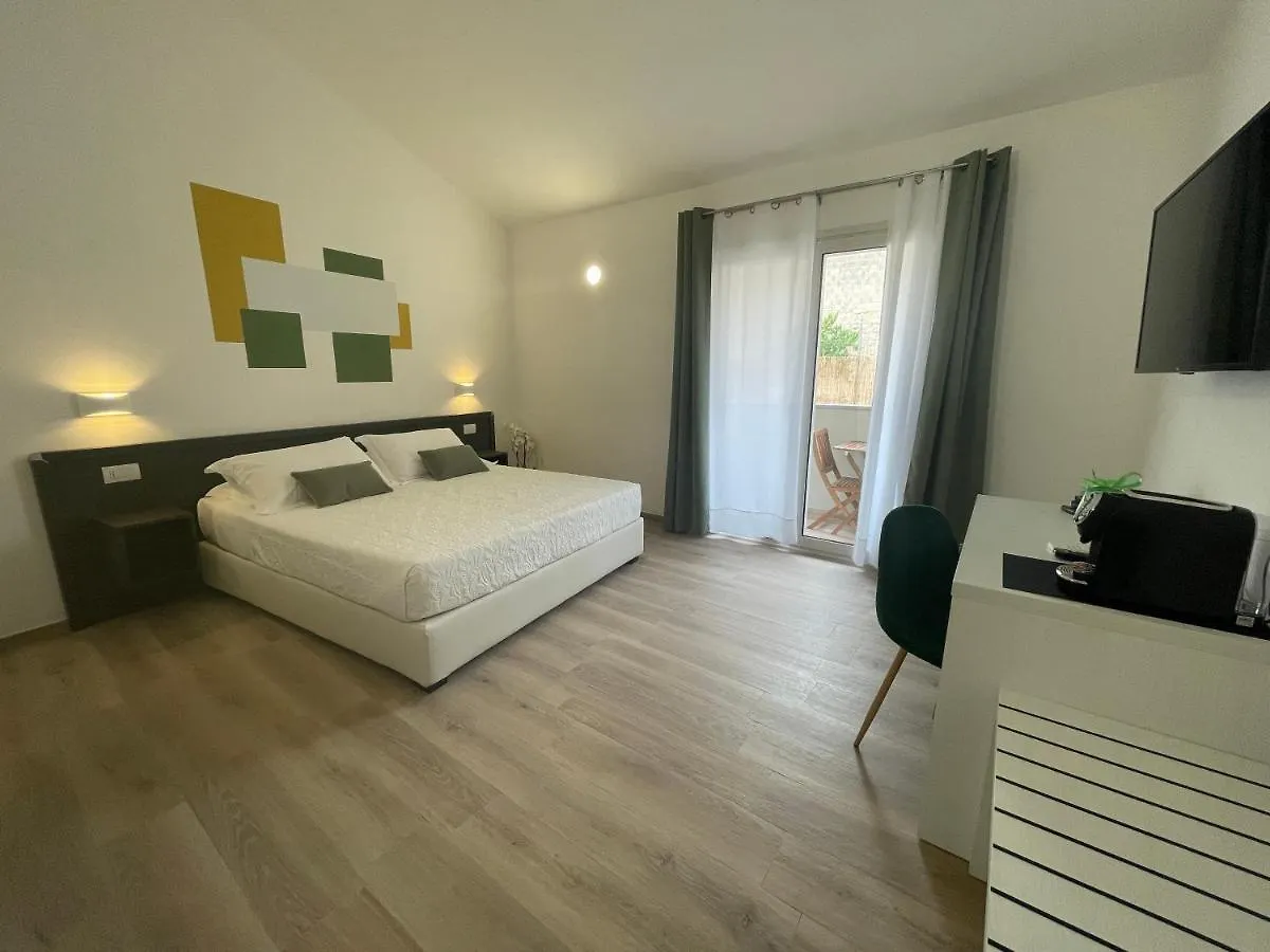 Admayora Guest House ヴィッラシミーウス